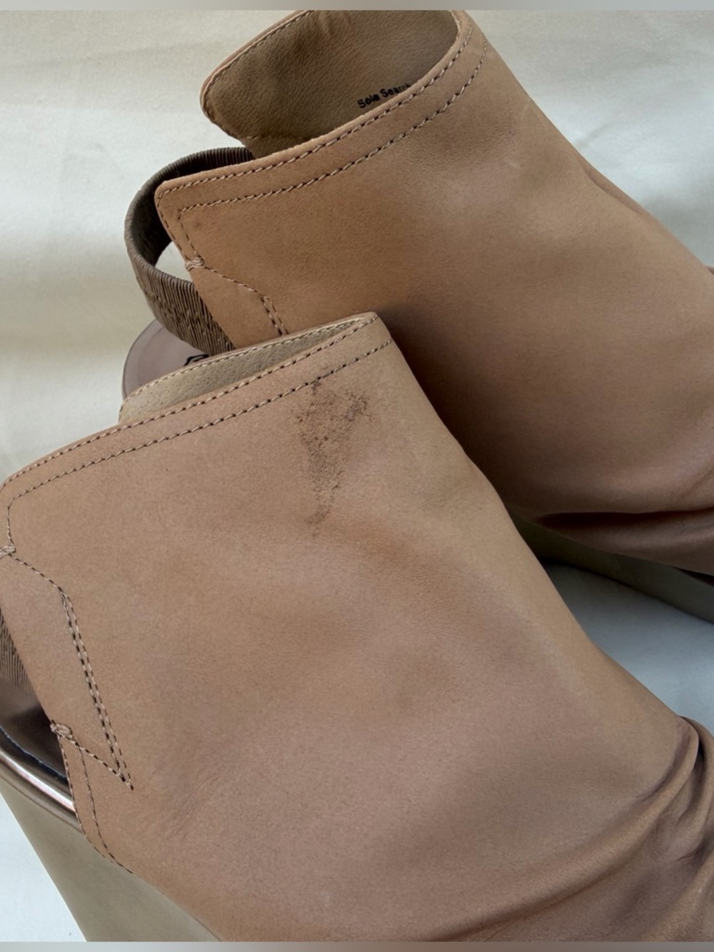 Kenneth Cole Reaction Sole Search Leather Peep Toe Wedge Shooties Taupe Size 8 - Picture 6 of 12